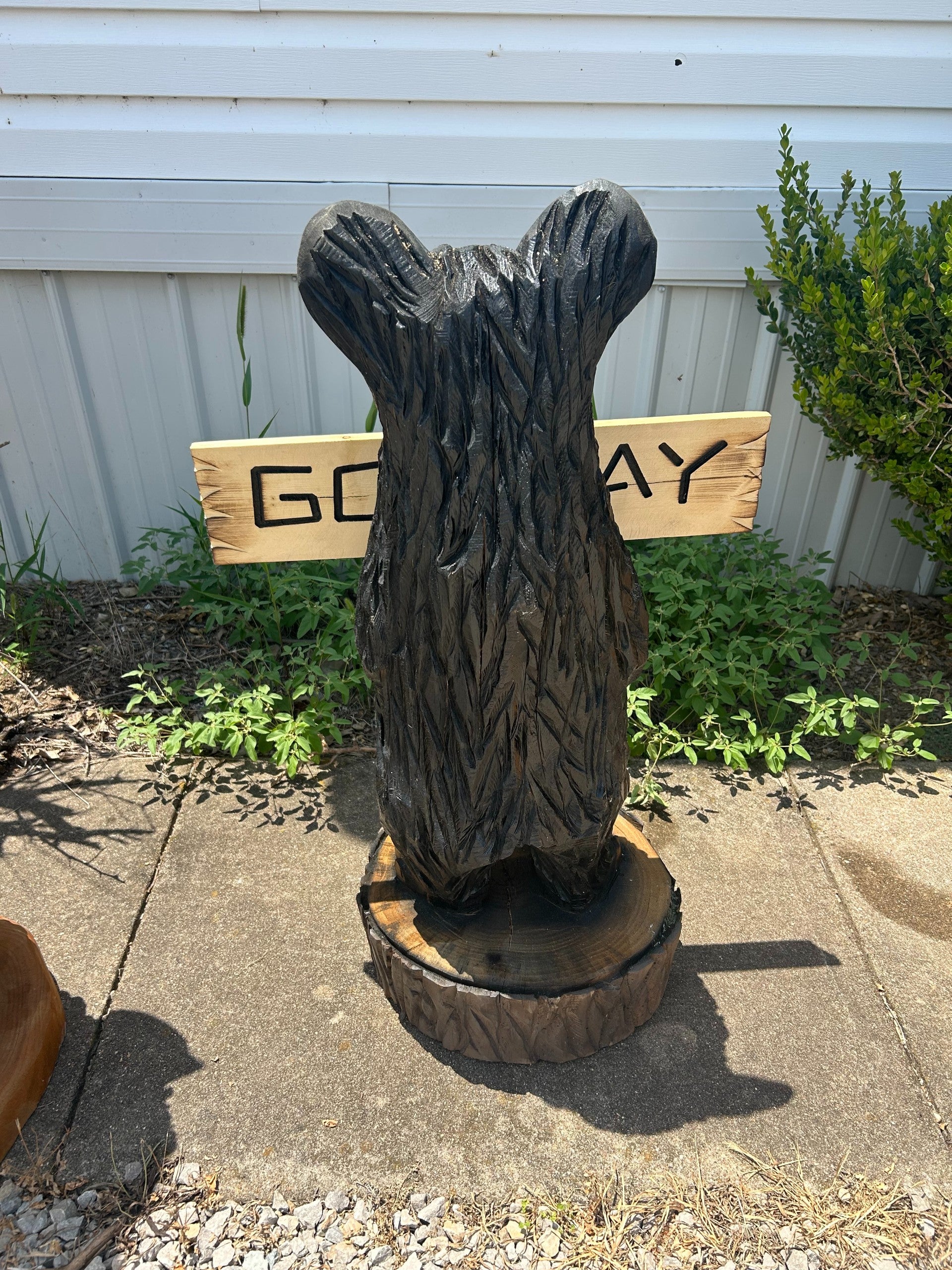 Welcome Bear | Bizzy Beaver Chainsaw Carving