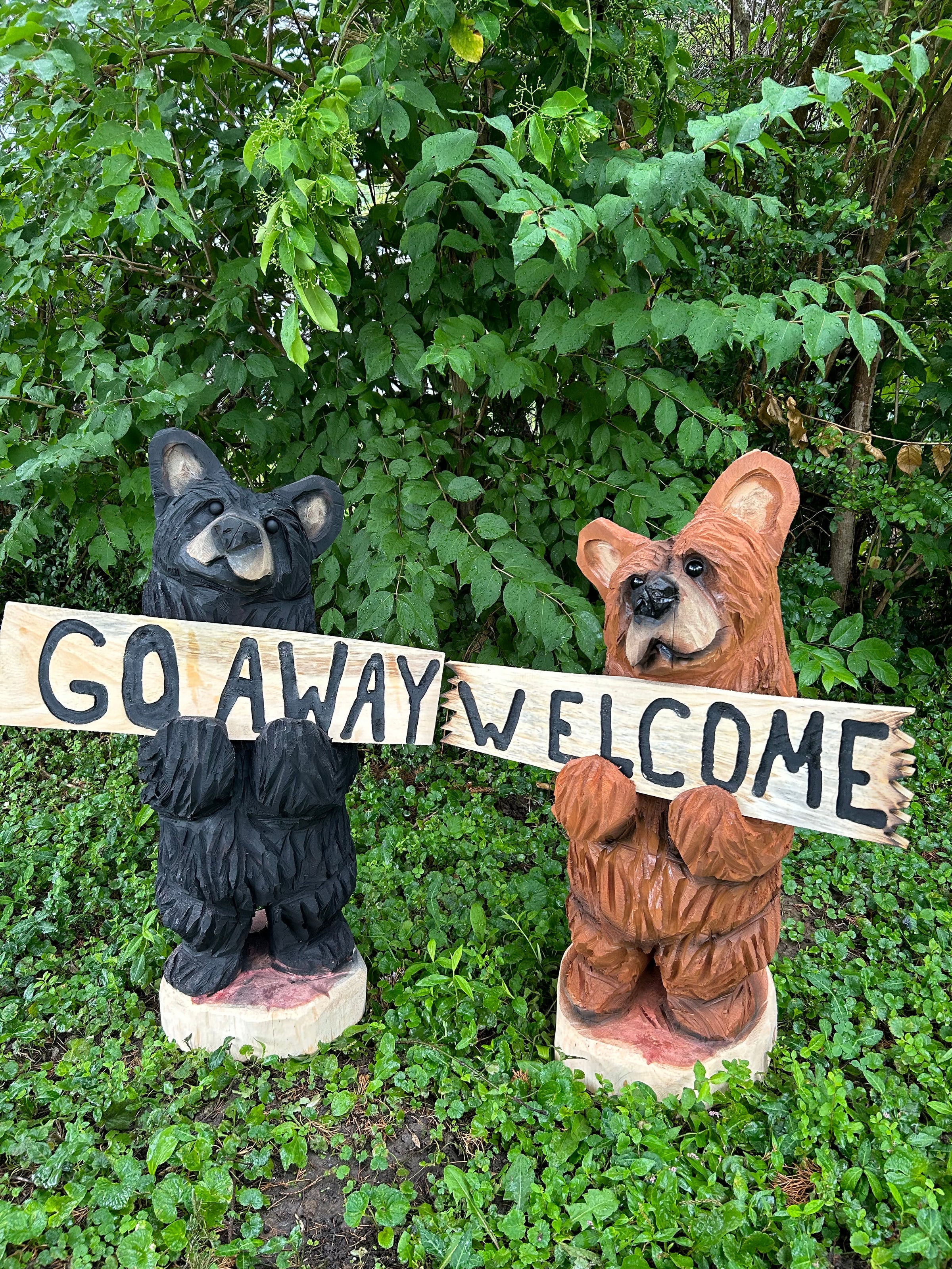 Welcome Bear | Bizzy Beaver Chainsaw Carving