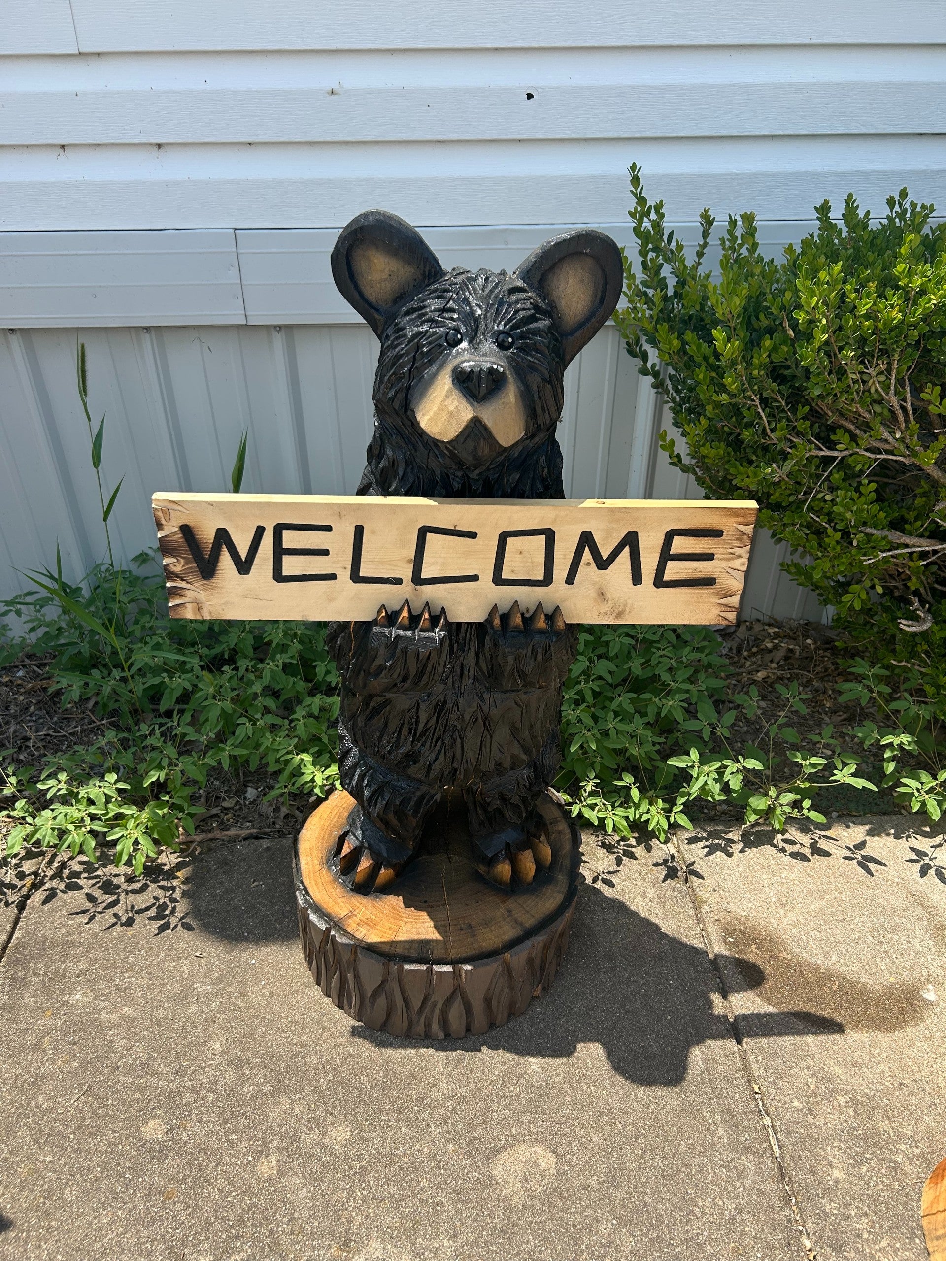 Welcome Bear | Bizzy Beaver Chainsaw Carving