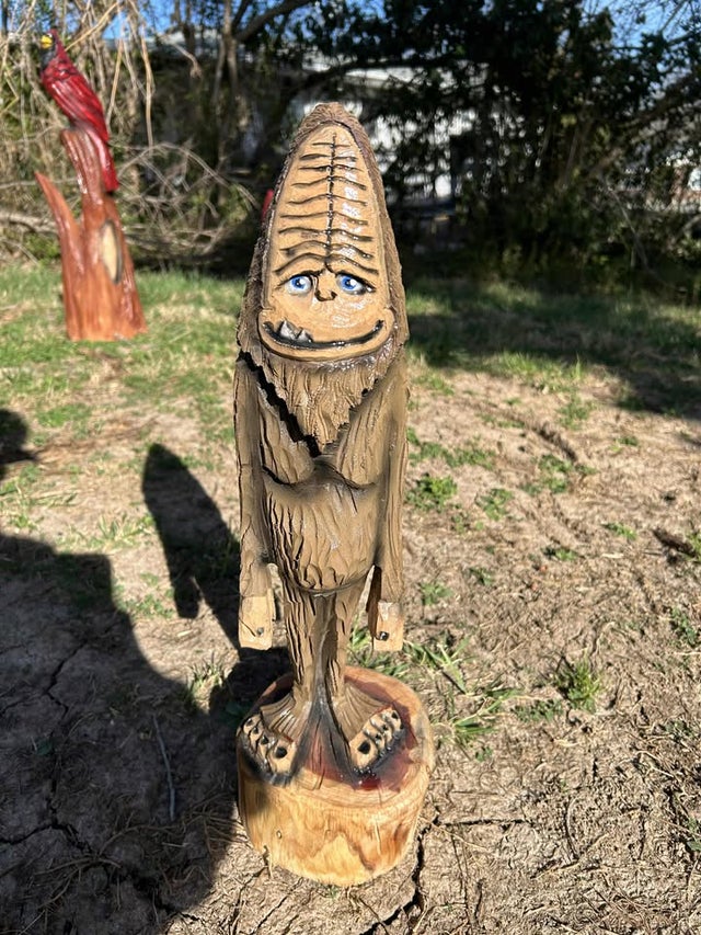 丸太　スギ　フクロウ　Chainsaw Carving 丸太 スギ フクロウ Chainsaw Carving Chainsaw Art - Sanford Main