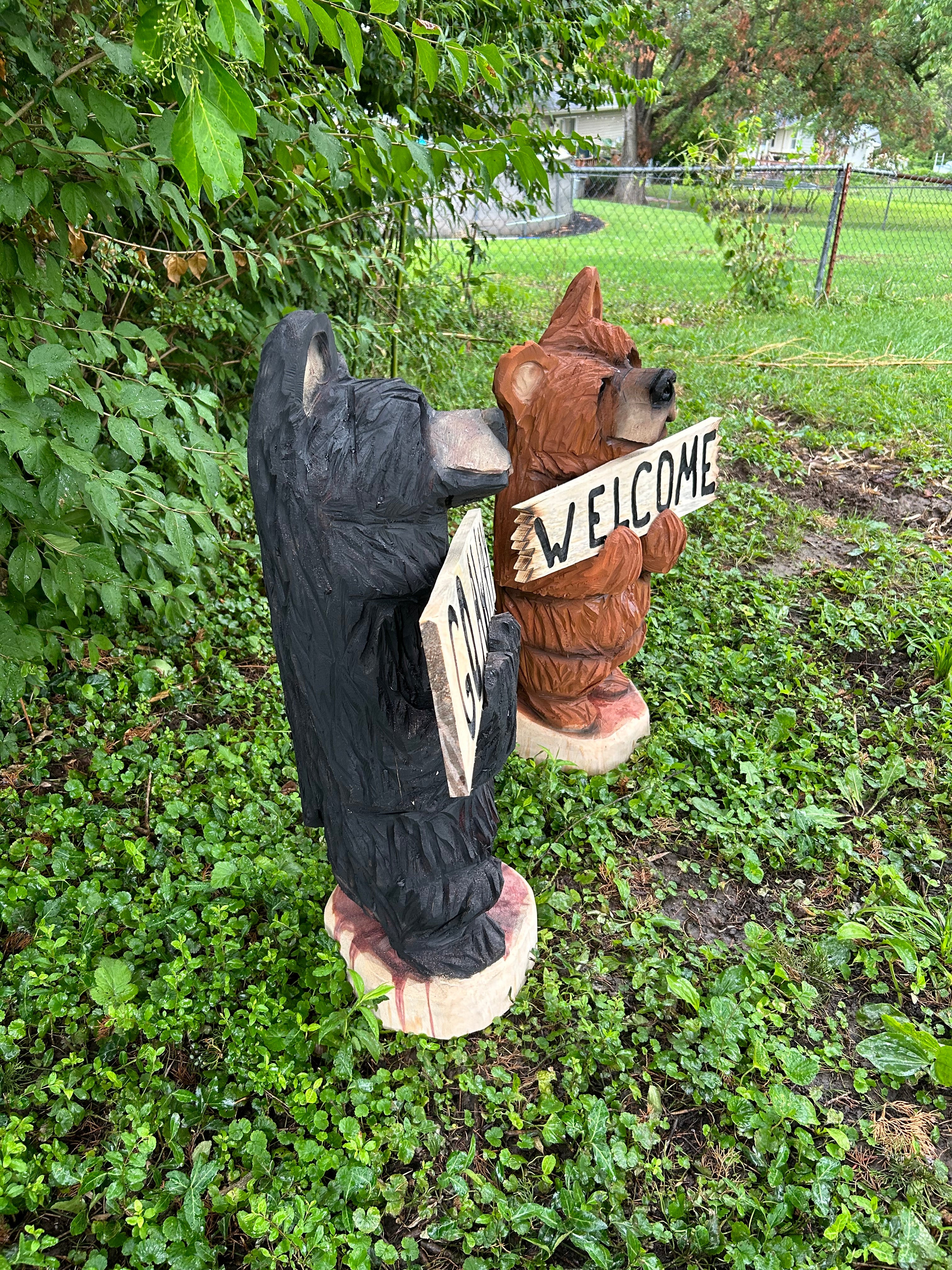 Welcome Bear | Bizzy Beaver Chainsaw Carving